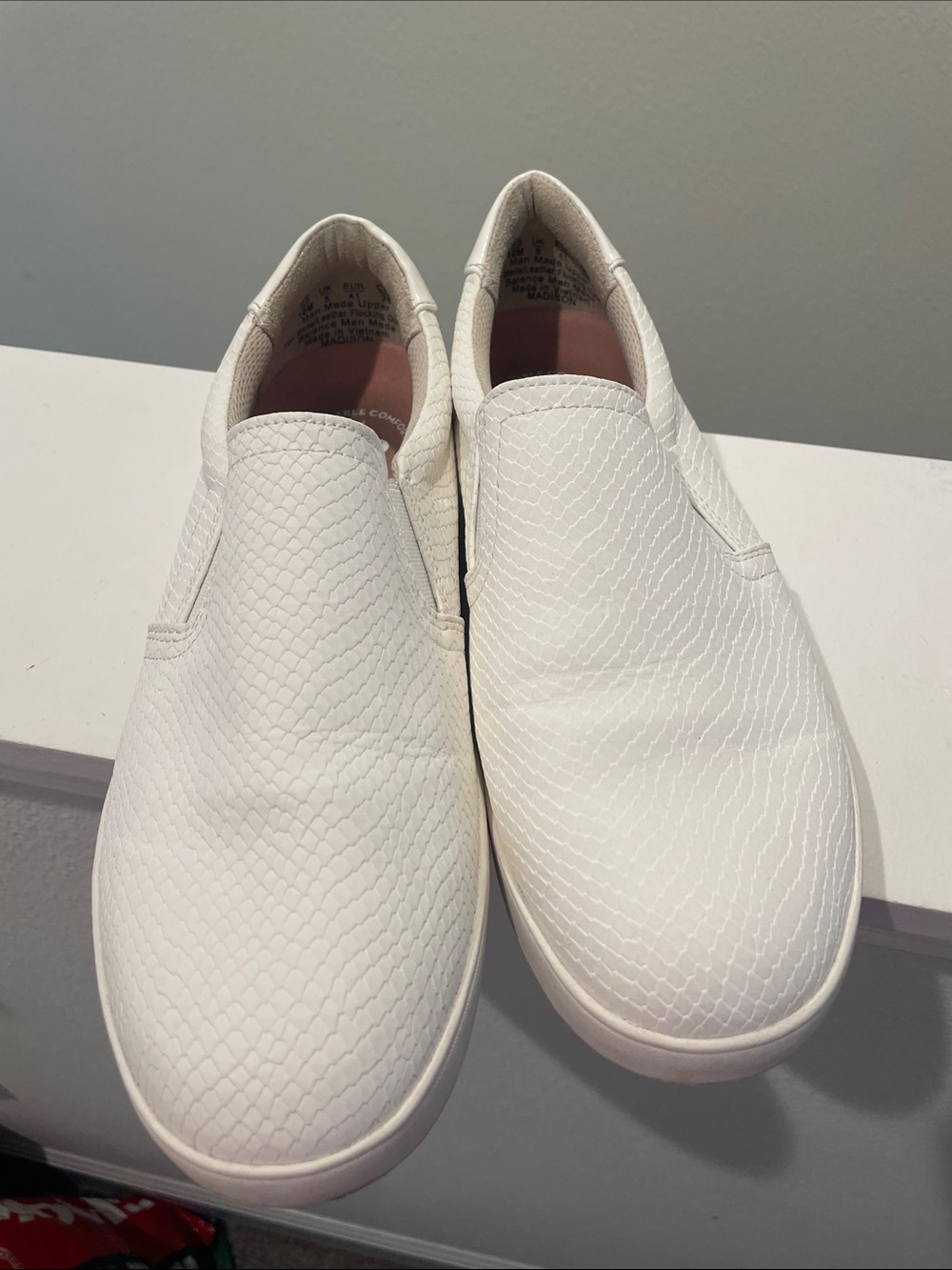 Dr. Scholl's White Textured Slip-On Loafers size 10